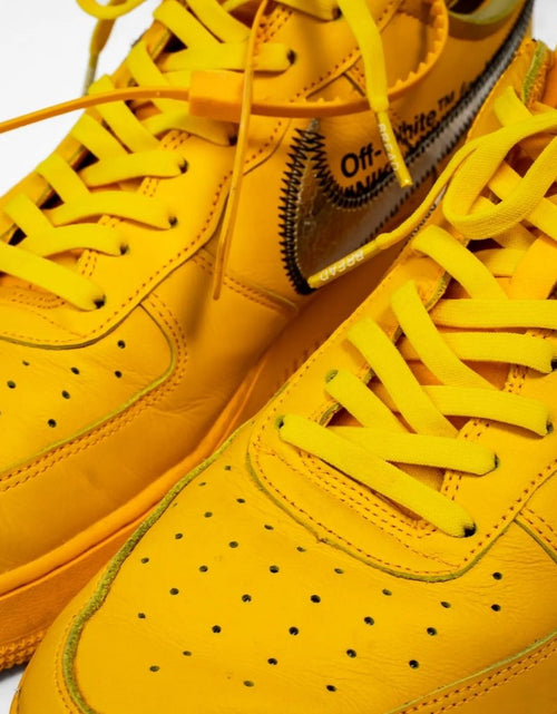Load image into Gallery viewer, Corona Yellow
